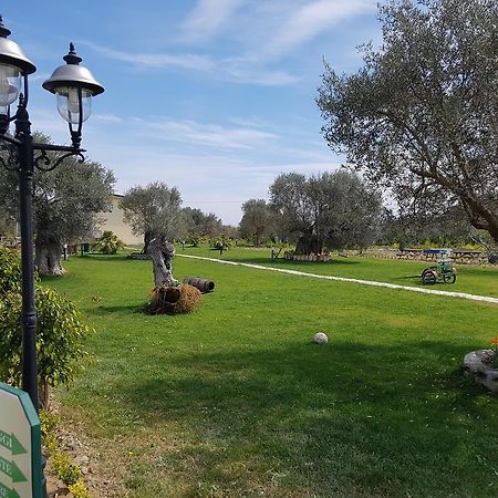 Agriturismo Donna Beatrice Бианко Екстериор снимка