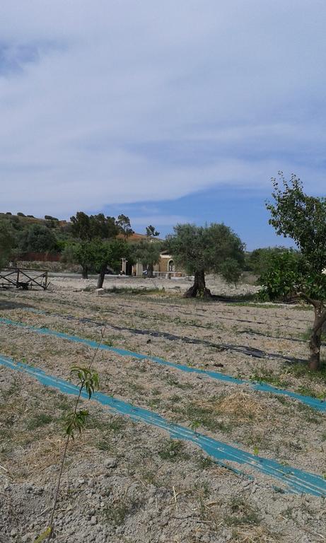 Agriturismo Donna Beatrice Бианко Екстериор снимка