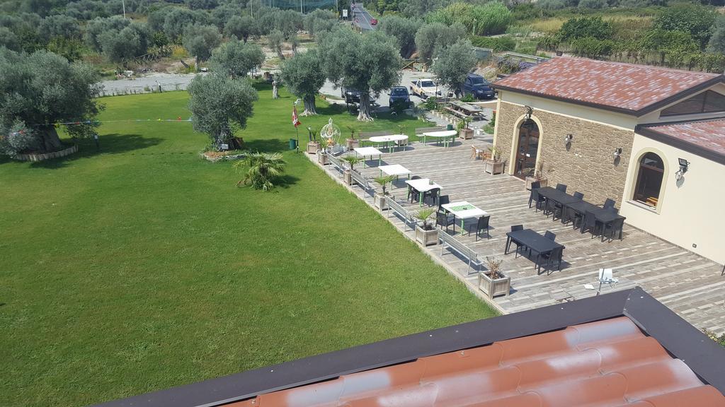 Agriturismo Donna Beatrice Бианко Екстериор снимка