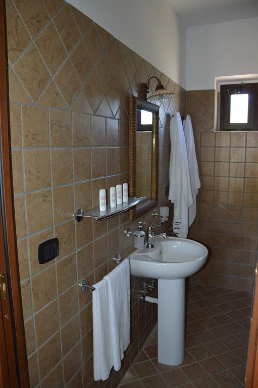Agriturismo Donna Beatrice Бианко Стая снимка