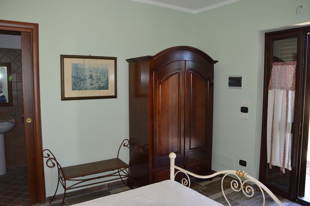 Agriturismo Donna Beatrice Бианко Стая снимка
