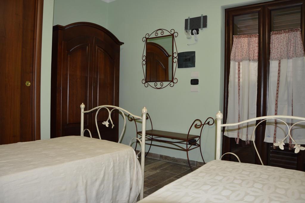Agriturismo Donna Beatrice Бианко Екстериор снимка