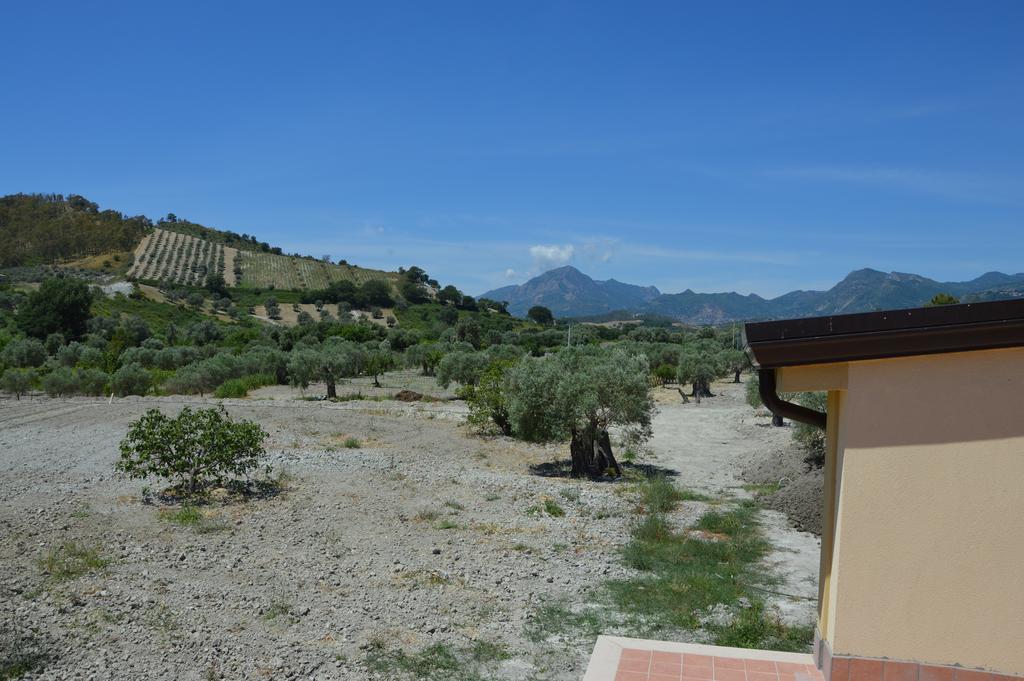 Agriturismo Donna Beatrice Бианко Екстериор снимка