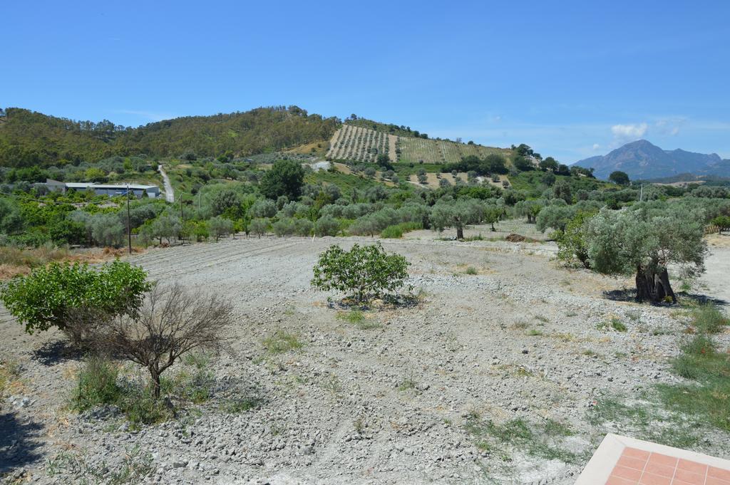 Agriturismo Donna Beatrice Бианко Екстериор снимка